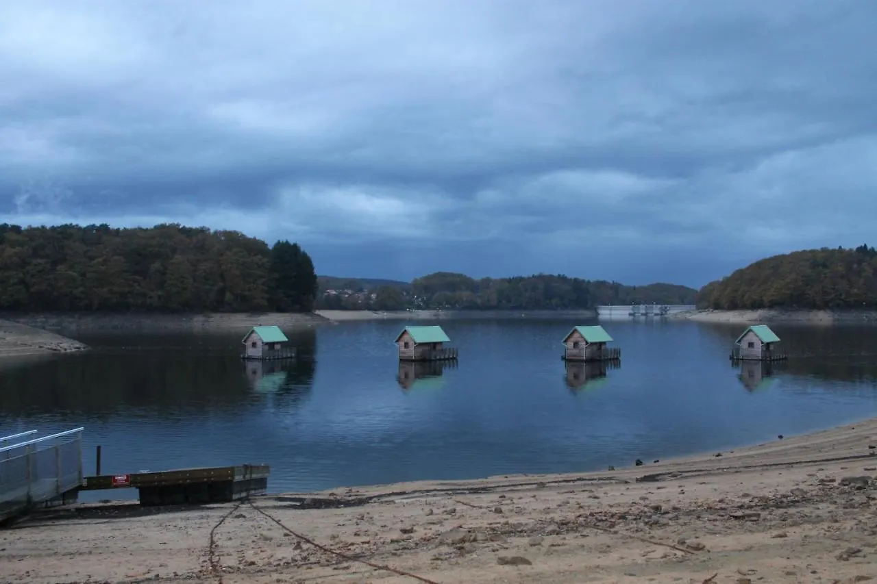 Les Chalets Flottants Des Planquettes Villa Saint-Etienne-Cantales Franciaország