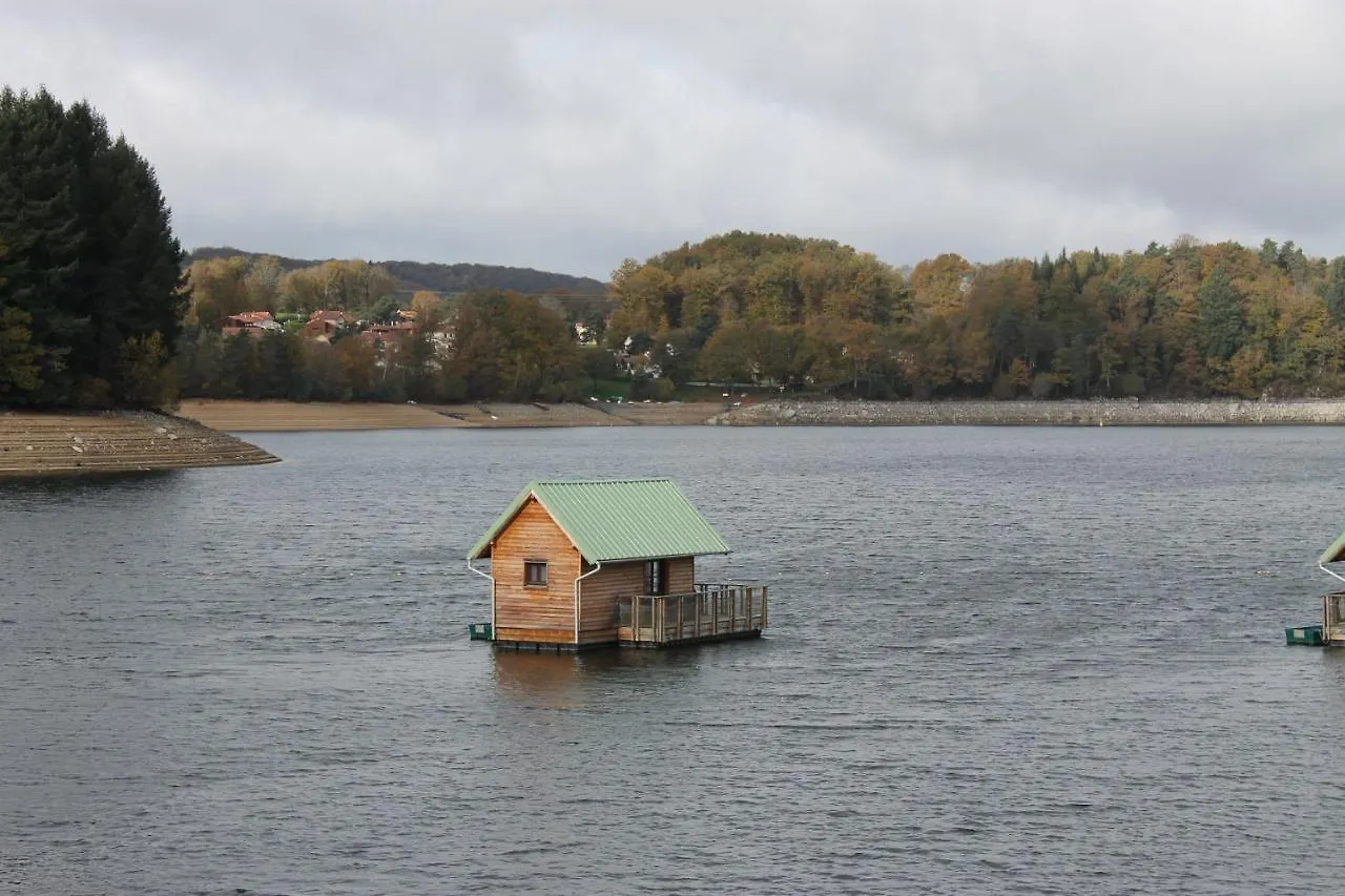 Les Chalets Flottants Des Planquettes Villa Saint-Etienne-Cantales 0*,