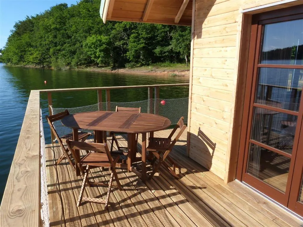 Les Chalets Flottants Des Planquettes Villa Saint-Etienne-Cantales