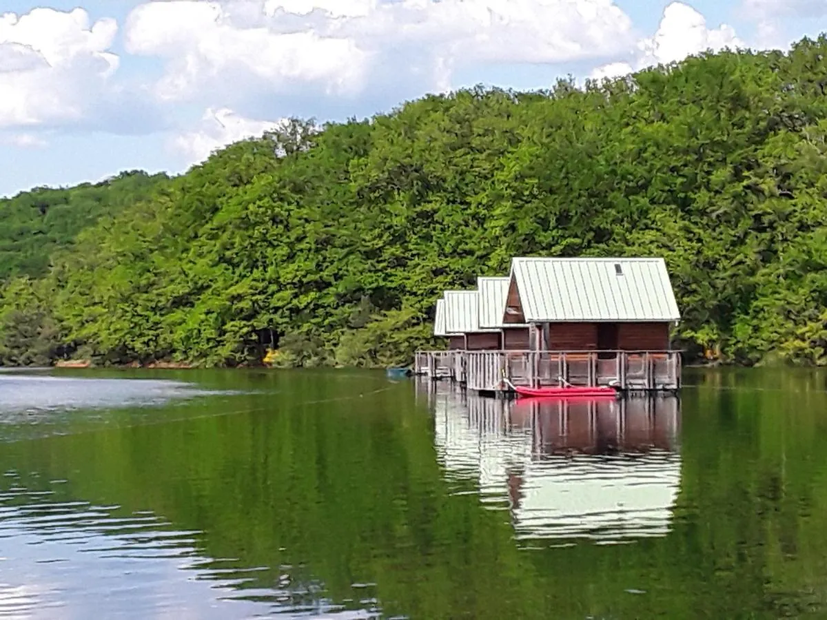 Les Chalets Flottants Des Planquettes Villa Saint-Etienne-Cantales